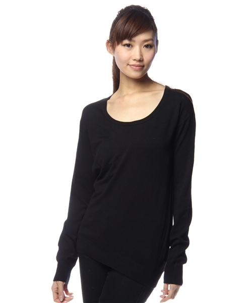 UNDER BAR moussy（アンダーバーマウジー）の「BASIC深U/N KNIT（ニット/セーター・レディース・ベージュ系その他/ブラック系その他/ブラック/ベージュ・FREE）」の2枚目の写真