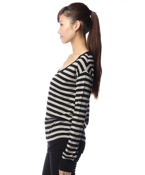 UNDER BAR moussy（アンダーバーマウジー）の「BASIC深U/N KNIT（ニット/セーター・レディース・ベージュ系その他/ブラック系その他/ブラック/ベージュ・FREE）」の5枚目の写真