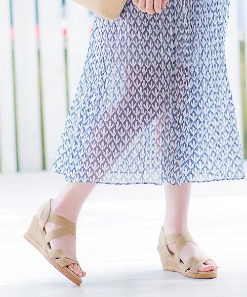 KOBE LETTUCE（コウベレタス）の「7cmウェッジソールクロスゴムジュートサンダル（サンダル・レディース・ブラック系その他/シルバー/ブラック/カーキ/ピンク/パイソン/ベージュ/ブラック系その他2/オレンジ/ベージュ系その他/グレイッシュベージュ/ブルー系その他/シルバー系その他/その他1/ブルー系その他2/ブラック系その他4/ブラック系その他3/ベージュ系その他2/ベージュ系その他3/ゴールド/ローズ/ブラウン系その他2/ブラウン系その他/ブルー系その他3/ブラウン/ブラック系/ネイビー系・M/L/S/LL）」の11枚目の写真