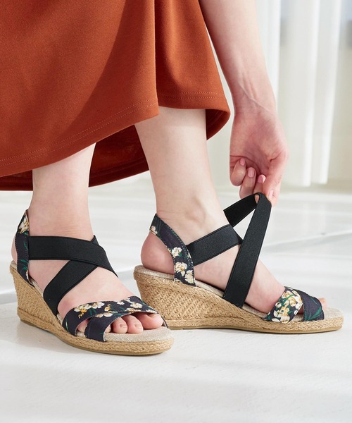 KOBE LETTUCE（コウベレタス）の「7cmウェッジソールクロスゴムジュートサンダル（サンダル・レディース・ブラック系その他/シルバー/ブラック/カーキ/ピンク/パイソン/ベージュ/ブラック系その他2/オレンジ/ベージュ系その他/グレイッシュベージュ/ブルー系その他/シルバー系その他/その他1/ブルー系その他2/ブラック系その他4/ブラック系その他3/ベージュ系その他2/ベージュ系その他3/ゴールド/ローズ/ブラウン系その他2/ブラウン系その他/ブルー系その他3/ブラウン/ブラック系/ネイビー系・M/L/S/LL）」の6枚目の写真