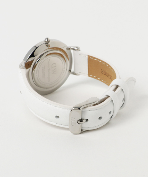 Daniel Wellington（ダニエルウェリントン）の「Daniel Wellington ダニエル・ウェリントン CLASSIC PETITE BONDAI クラシック ペティット ボンダイ 32mm（アナログ腕時計・メンズ・ホワイト×シルバー/ホワイト×ゴールド・FREE）」の4枚目の写真