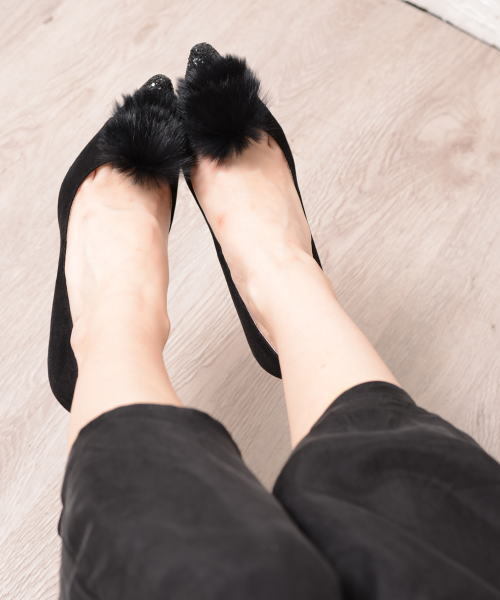 SEVEN TWELVE THIRTY(セヴントゥエルヴサーティー)の「【SEVEN TWELVE THIRTY】ラビットファー・ハイヒールパンプス(パンプス・レディース・ブラック系その他/グレイッシュベージュ/レッド系その他/ベージュ系その他/ブラウン・23cm/24cm/22cm/23.5cm/24.5cm/22.5cm)」の6枚目の写真