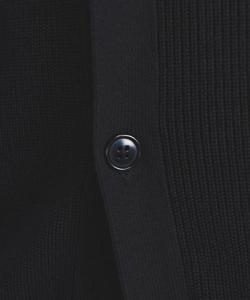 UNITED ARROWS（ユナイテッドアローズ）の「UASB アクリル コットン アゼ クルーネック カーディガン（ニット/セーター・メンズ・ブラック/ブラウン/ホワイト・SMALL/X-LARGE/MEDIUM/LARGE）」の7枚目の写真