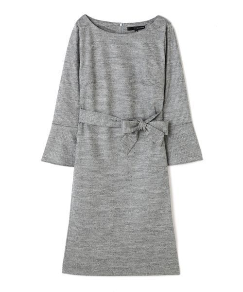 22 OCTOBRE（ヴァンドゥ－オクトーブル）の「フレアスリーブワンピース（ワンピース・レディース・ネイビー/グレー系その他/グレイッシュベージュ・38/40）」の2枚目の写真