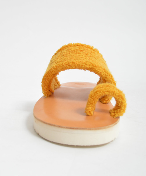 THING FABRICS（シングファブリックス）の「tHING FABRICS/シングファブリックス Tip Top 365 × Cowhide Instep Sandal（サンダル・レディース・ブラック/オフホワイト/イエロー・1/2）」の4枚目の写真