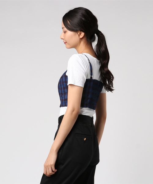 archives（アルシーヴ）の「【SETUPにも】コーデクロップドチェックキャミ（シャツ/ブラウス・レディース・ベージュ/ネイビー/ブルー・MEDIUM）」の6枚目の写真