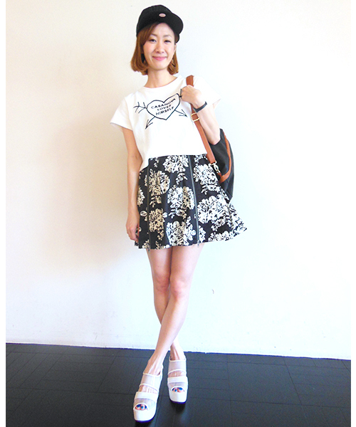 WHO'S WHO gallery(フーズフーギャラリー)の「モノトーン花柄フレアスカート(スカート・レディース・ホワイト/ブラック・FREE)」の7枚目の写真