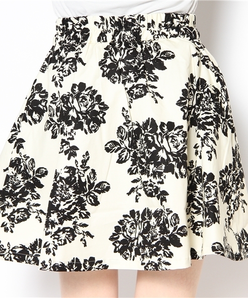 WHO'S WHO gallery(フーズフーギャラリー)の「モノトーン花柄フレアスカート(スカート・レディース・ホワイト/ブラック・FREE)」の10枚目の写真