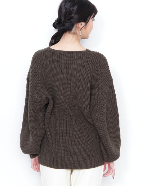 N.(N. Natural Beauty Basic)(エヌエヌナチュラルビューティーベーシック)の「アゼゆったりニット(ニット/セーター・レディース・ブラック/ベージュ/ブルー/カーキ・MEDIUM)」の8枚目の写真