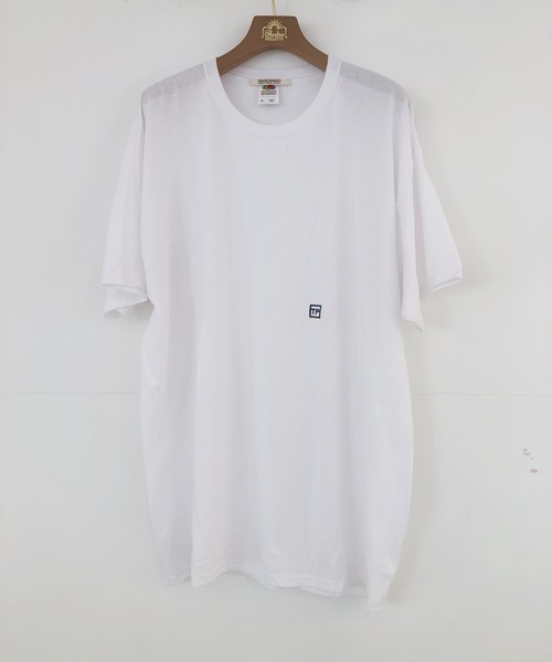 THEATRE PRODUCTS(シアタープロダクツ)の「イニシャル刺繍 Tシャツ(Tシャツ/カットソー)」|ホワイト