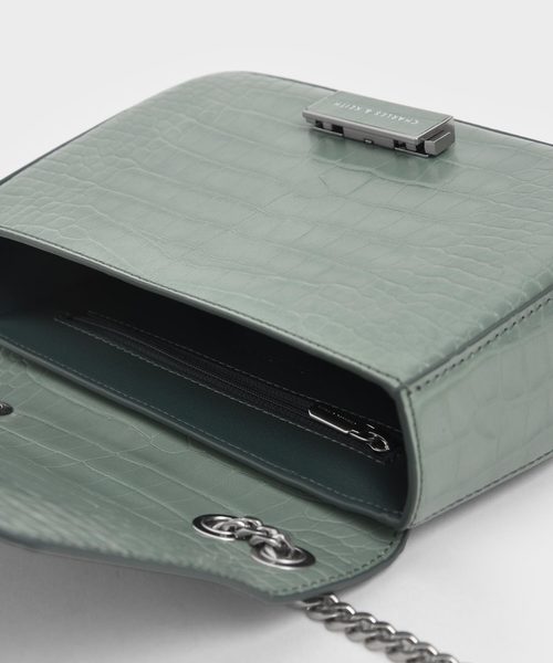CHARLES & KEITH（チャールズ & キース）の「クロックエフェクト ストラクチャードクロスボディバッグ / Croc-Effect Structured Crossbody Bag（ショルダーバッグ・レディース・ベージュ/ブラック/スモークピンク/セージグリーン・S）」の16枚目の写真