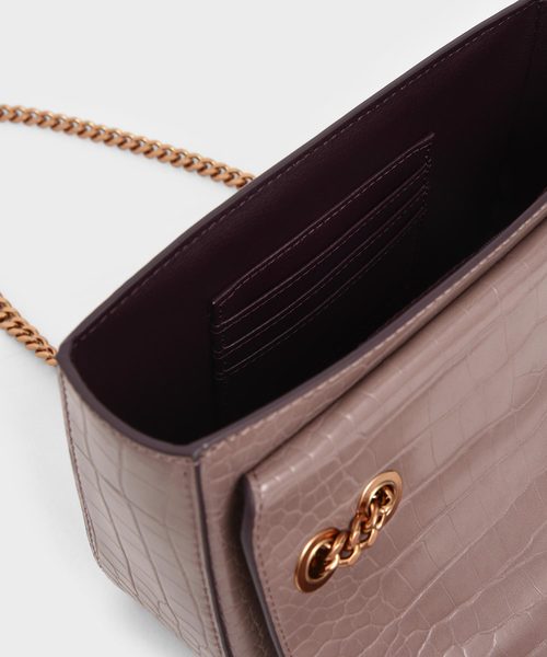 CHARLES & KEITH（チャールズ & キース）の「クロックエフェクト ストラクチャードクロスボディバッグ / Croc-Effect Structured Crossbody Bag（ショルダーバッグ・レディース・ベージュ/ブラック/スモークピンク/セージグリーン・S）」の19枚目の写真