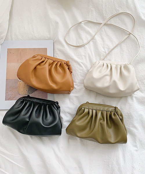 chuclla（チュクラ）の「【chuclla】【2019AW】2way ギャザー ショルダーバッグ cha139（ショルダーバッグ・レディース・ブラック/カーキ/アイボリー/タン/グレイッシュベージュ・FREE）」の6枚目の写真