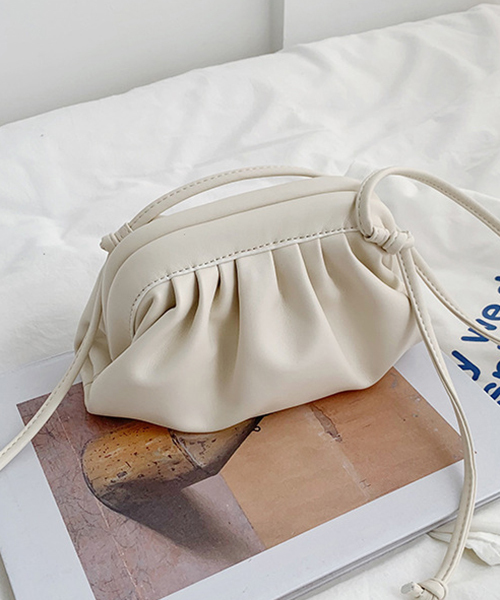 chuclla（チュクラ）の「【chuclla】【2019AW】2way ギャザー ショルダーバッグ cha139（ショルダーバッグ・レディース・ブラック/カーキ/アイボリー/タン/グレイッシュベージュ・FREE）」の13枚目の写真