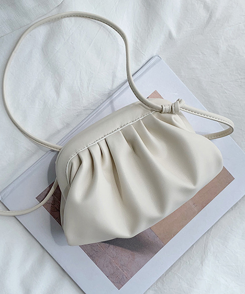 chuclla（チュクラ）の「【chuclla】【2019AW】2way ギャザー ショルダーバッグ cha139（ショルダーバッグ・レディース・ブラック/カーキ/アイボリー/タン/グレイッシュベージュ・FREE）」の16枚目の写真