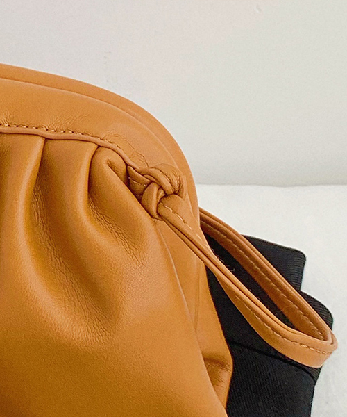 chuclla（チュクラ）の「【chuclla】【2019AW】2way ギャザー ショルダーバッグ cha139（ショルダーバッグ・レディース・ブラック/カーキ/アイボリー/タン/グレイッシュベージュ・FREE）」の21枚目の写真