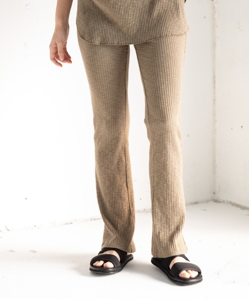 Munich(ミューニック)の「ストレッチスラブリブ スリットレギンス【セットアップ可】(その他パンツ・レディース・ブラック/カーキ/アイボリー・FREE)」の10枚目の写真