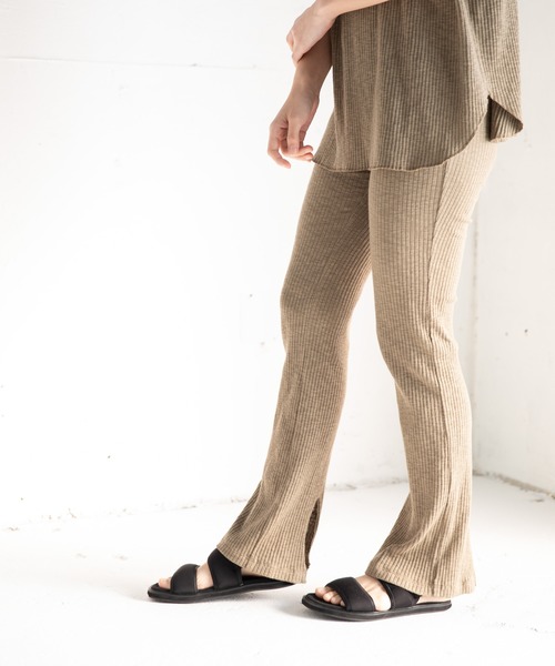 Munich(ミューニック)の「ストレッチスラブリブ スリットレギンス【セットアップ可】(その他パンツ・レディース・ブラック/カーキ/アイボリー・FREE)」の21枚目の写真