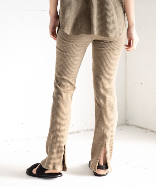 Munich(ミューニック)の「ストレッチスラブリブ スリットレギンス【セットアップ可】(その他パンツ・レディース・ブラック/カーキ/アイボリー・FREE)」の7枚目の写真