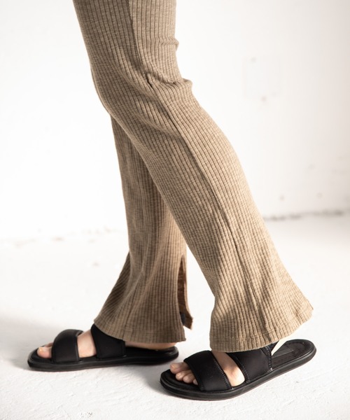 Munich(ミューニック)の「ストレッチスラブリブ スリットレギンス【セットアップ可】(その他パンツ・レディース・ブラック/カーキ/アイボリー・FREE)」の14枚目の写真