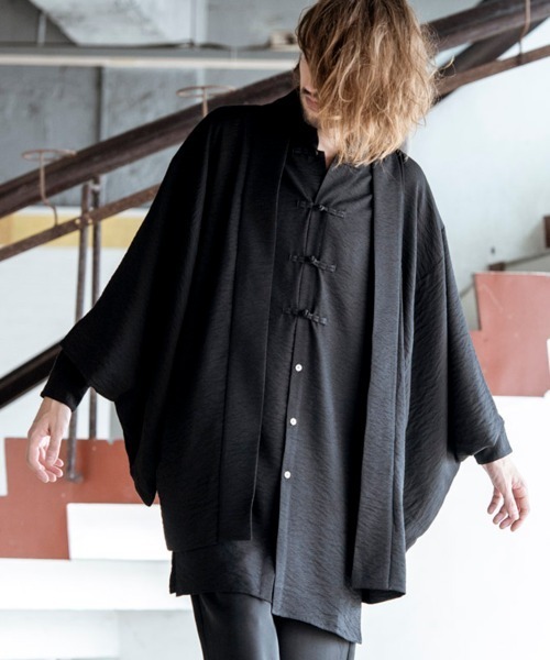 NO ID.(ノーアイディ)の「mcg2563-ワイドスリーブガウン(カーディガン/ボレロ・メンズ・ブラック/グレー・ONE SIZE)」の2枚目の写真