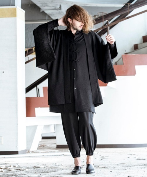 NO ID.(ノーアイディ)の「mcg2563-ワイドスリーブガウン(カーディガン/ボレロ・メンズ・ブラック/グレー・ONE SIZE)」の15枚目の写真