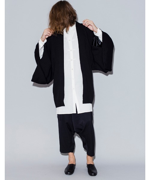 NO ID.(ノーアイディ)の「mcg2563-ワイドスリーブガウン(カーディガン/ボレロ・メンズ・ブラック/グレー・ONE SIZE)」の18枚目の写真