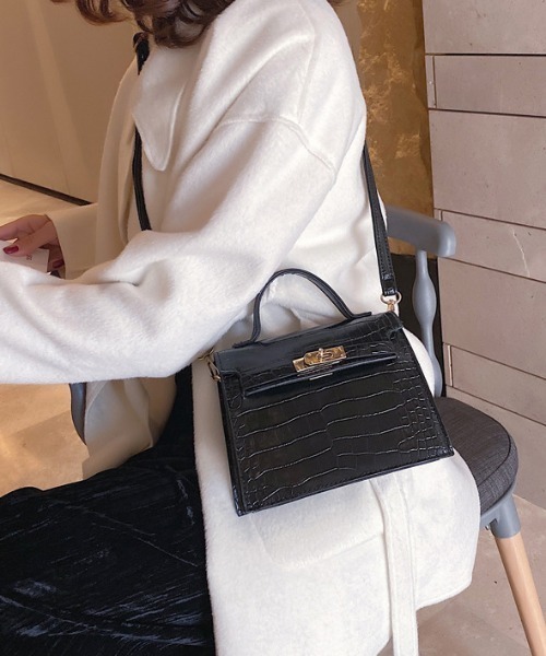 おしゃれスタ(オシャレスタ)の「クロコ型押しショルダーバッグ(ショルダーバッグ・レディース・ブラウン/ブラック/ブラウン系その他/キャメル/ブラック系その他/ワイン・FREE)」の2枚目の写真