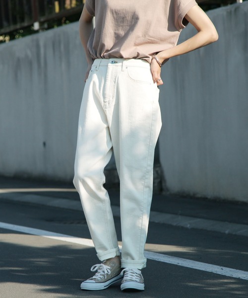 Chillfar(チルファー)の「ハイウエストストレッチ バルーン ツイル/デニムパンツ(デニムパンツ・レディース・ホワイト/サックスブルー/ブルー/ワンウォッシュ/ブラック/グレー/ベージュ/ブラウン/カーキ/ブラック系・SMALL/MEDIUM/LARGE/X-LARGE)」の2枚目の写真