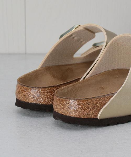 BIRKENSTOCK(ビルケンシュトック)の「<BIRKENSTOCK>ARIZONA GOLD COLOR/サンダル(サンダル・レディース・ゴールド・36/37/38/35)」の2枚目の写真