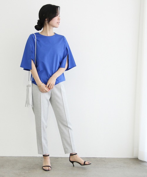 ADAM ET ROPE'（アダムエロペ）の「スリーブフレアSLITプルオーバー（シャツ/ブラウス・レディース・ブラック/ホワイト/ブルー・FREE）」の15枚目の写真