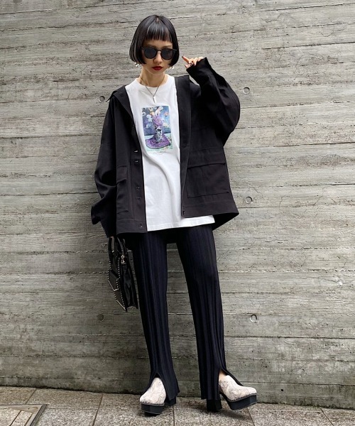 PAGEBOY（ページボーイ）の「モネアートロンT(プリントロンT)（Tシャツ/カットソー・レディース・ブラック/オフホワイト・FREE）」の5枚目の写真