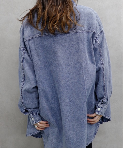 UNDERWRAPS(アンダーラップス)の「UNDERWRAPS / アンダーラップス BIGデニムシャツ (M3)(シャツ/ブラウス・レディース・ケミカルウォッシュ/インディゴブルー・M/L)」の13枚目の写真