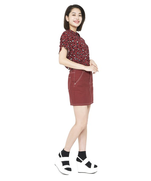 Miminy Piminy（ミミニー ピミニー）の「MiminyPiminy(ミミニー ピミニー) ダブルベルトの厚底ウェッジソールサンダル（サンダル・レディース・ホワイト/ブラック・LL/S/L/M）」の15枚目の写真