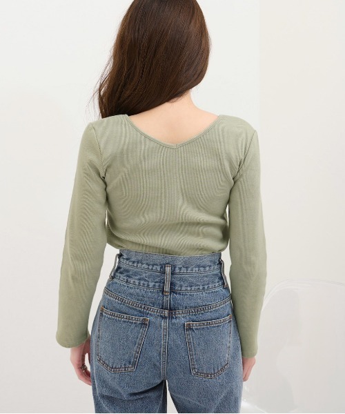 kicuri（キクリ）の「【低身長向けXSサイズ有】前後２WAYショートカシュクールリブトップス（Tシャツ/カットソー・レディース・ライトグリーン・X-SMALL/SMALL）」の6枚目の写真