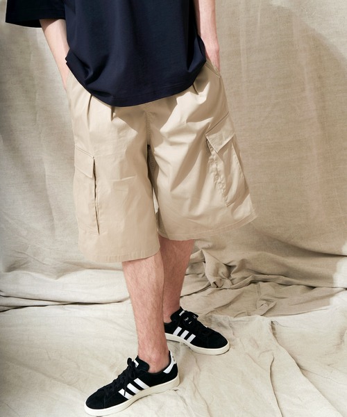 EMMA CLOTHES(エマクローズ)の「コットンナイロンストレッチ ワイドシルエットカーゴショーツ EMMA CLOTHES(その他パンツ・メンズ・ライラック/ブラック/ベージュ・L/M)」の3枚目の写真