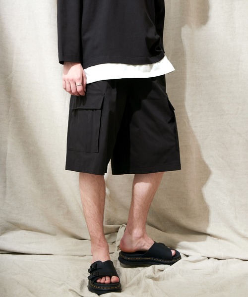 EMMA CLOTHES(エマクローズ)の「コットンナイロンストレッチ ワイドシルエットカーゴショーツ EMMA CLOTHES(その他パンツ・メンズ・ライラック/ブラック/ベージュ・L/M)」の16枚目の写真