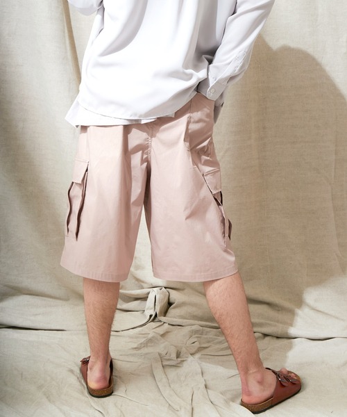 EMMA CLOTHES(エマクローズ)の「コットンナイロンストレッチ ワイドシルエットカーゴショーツ EMMA CLOTHES(その他パンツ・メンズ・ライラック/ブラック/ベージュ・L/M)」の11枚目の写真