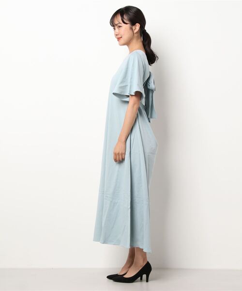 CAMILLE EAU（カミーユオー）の「バックリボンフレアカットワンピース（ワンピース・レディース・チャコールグレー/ライトブルー/グレイッシュベージュ・MEDIUM）」の12枚目の写真