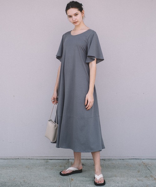 CAMILLE EAU（カミーユオー）の「バックリボンフレアカットワンピース（ワンピース・レディース・チャコールグレー/ライトブルー/グレイッシュベージュ・MEDIUM）」の8枚目の写真