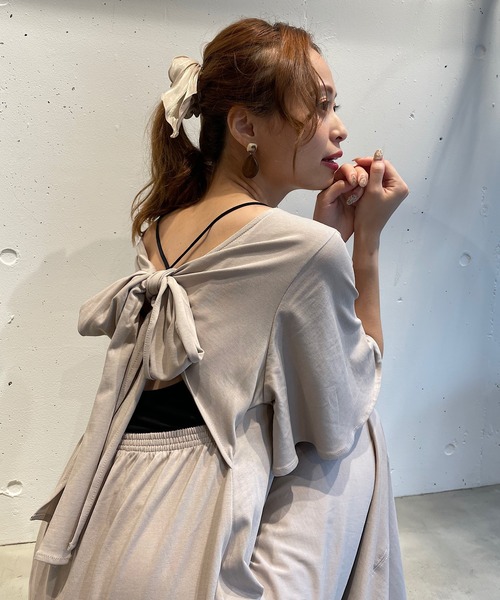 CAMILLE EAU（カミーユオー）の「バックリボンフレアカットワンピース（ワンピース・レディース・チャコールグレー/ライトブルー/グレイッシュベージュ・MEDIUM）」の6枚目の写真