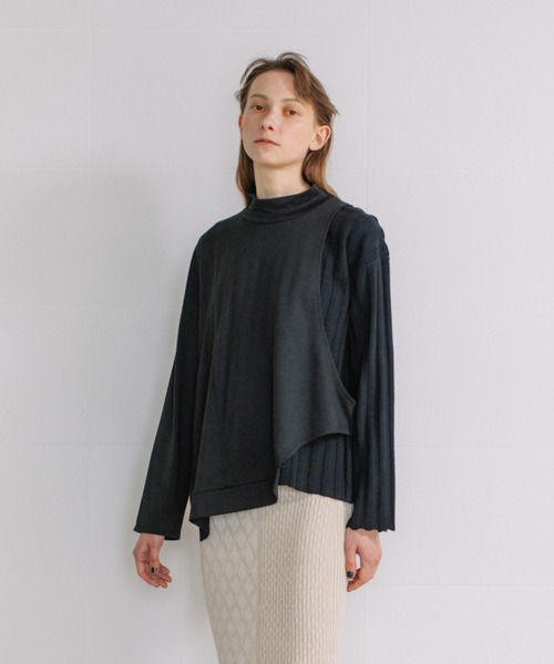AULA AILA（アウラアイラ）の「ニットコンビネーションハイネックスウェット（ニット/セーター・レディース・ブラック/グリーン/アイボリー・0）」の2枚目の写真
