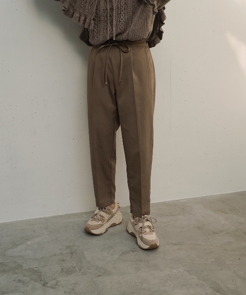 moi tytto(モイテュット)の「淡色イージーパンツ(その他パンツ・レディース・ベージュ/モカ・SMALL/MEDIUM)」の2枚目の写真