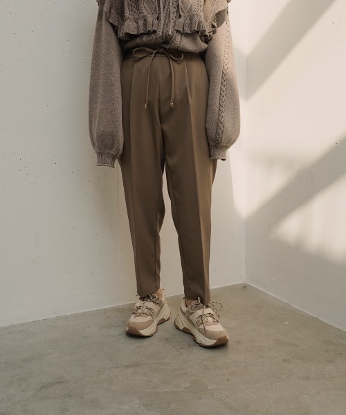 moi tytto(モイテュット)の「淡色イージーパンツ(その他パンツ・レディース・ベージュ/モカ・SMALL/MEDIUM)」の18枚目の写真