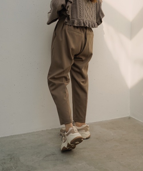 moi tytto(モイテュット)の「淡色イージーパンツ(その他パンツ・レディース・ベージュ/モカ・SMALL/MEDIUM)」の15枚目の写真