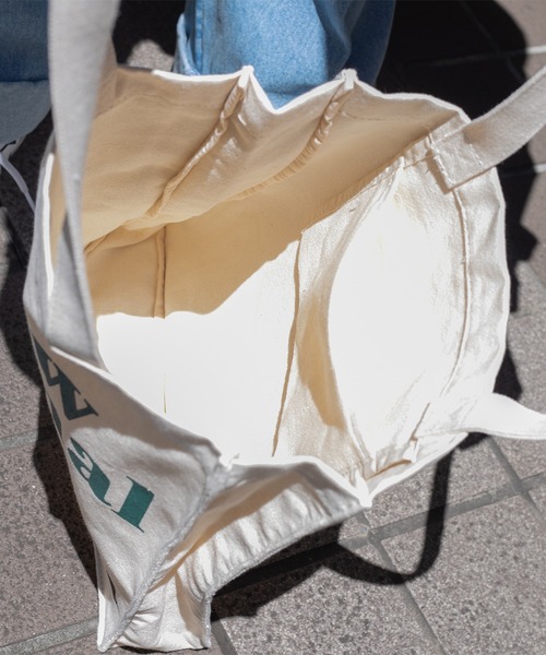 kutir(クティール)の「キャンバスロゴトートバッグ(トートバッグ・メンズ・アイボリー・FREE)」の5枚目の写真