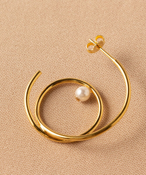 jorge morales（ホルヘモラレス）の「【jorge morales/ホルヘモラレス】ぐるりパールピアス（ピアス（両耳用）・レディース・ゴールド・FREE）」の2枚目の写真