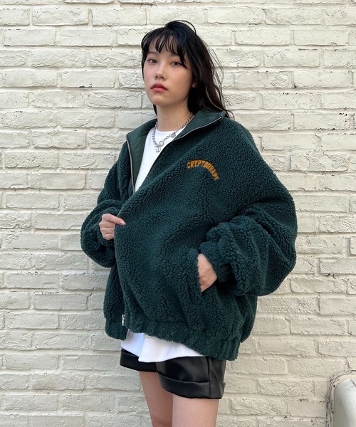 RASVOA(ラスボア)の「カレッジロゴオーバーボアブルゾン(ブルゾン・レディース・ブラック/パープル/グリーン・FREE)」の7枚目の写真