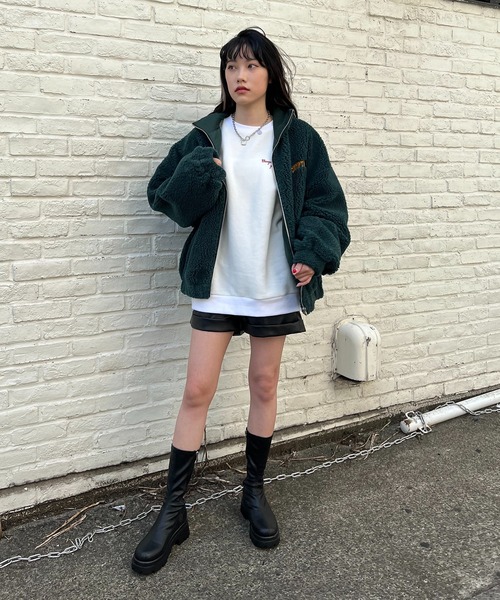 RASVOA(ラスボア)の「カレッジロゴオーバーボアブルゾン(ブルゾン・レディース・ブラック/パープル/グリーン・FREE)」の8枚目の写真