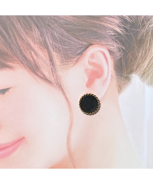 tone(トーン)の「【-lensa-】タルトみたいなピアス(MA)(ピアス(両耳用)・レディース・ブラック/ブラウン/マスタード・FREE)」の2枚目の写真